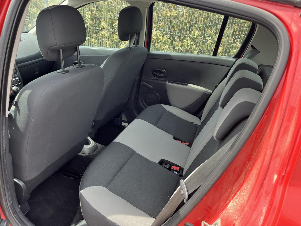 Renault Clio Hatchback 1,1 l 48 kw