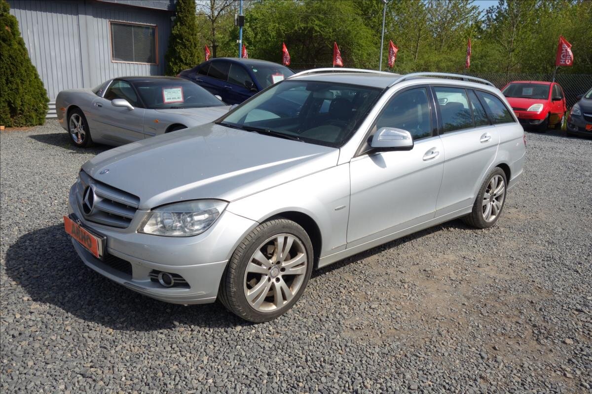 Mercedes-Benz Třídy C Kombi 2,1 l 100 kw