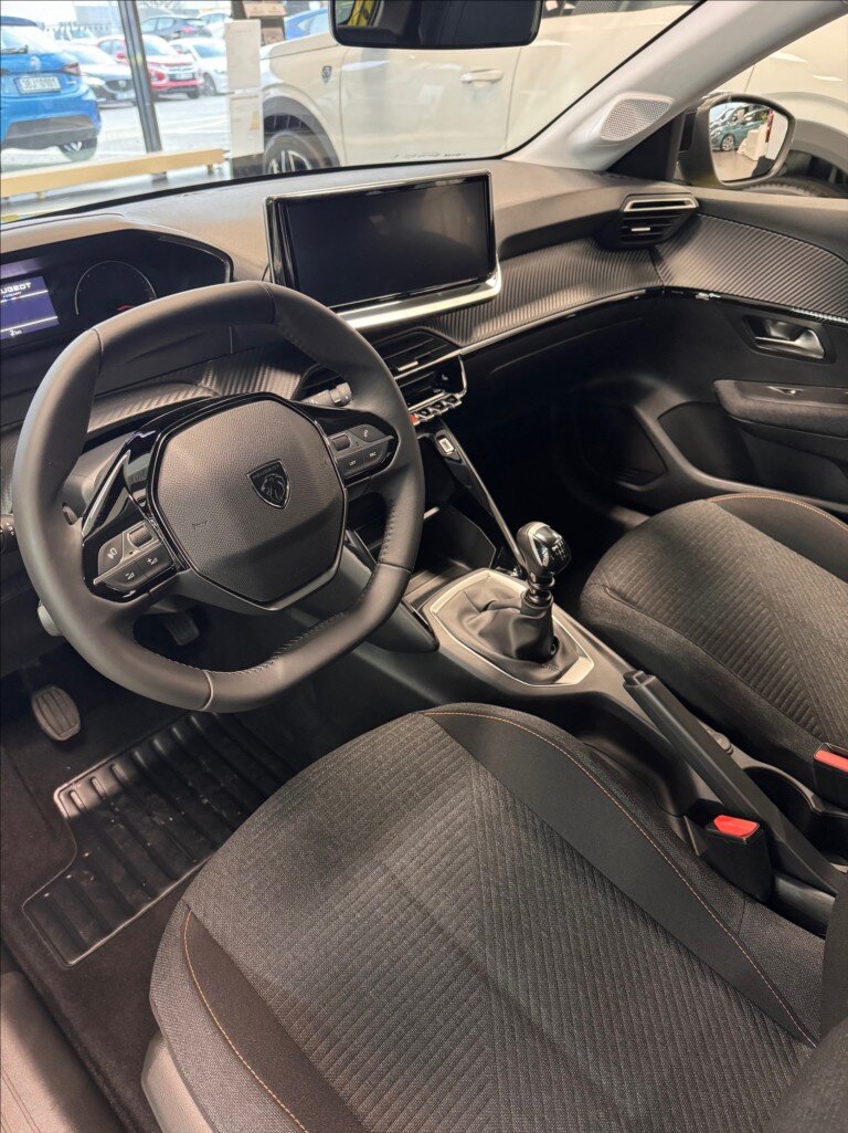 Peugeot 208 Hatchback 1,2 l 74 kw