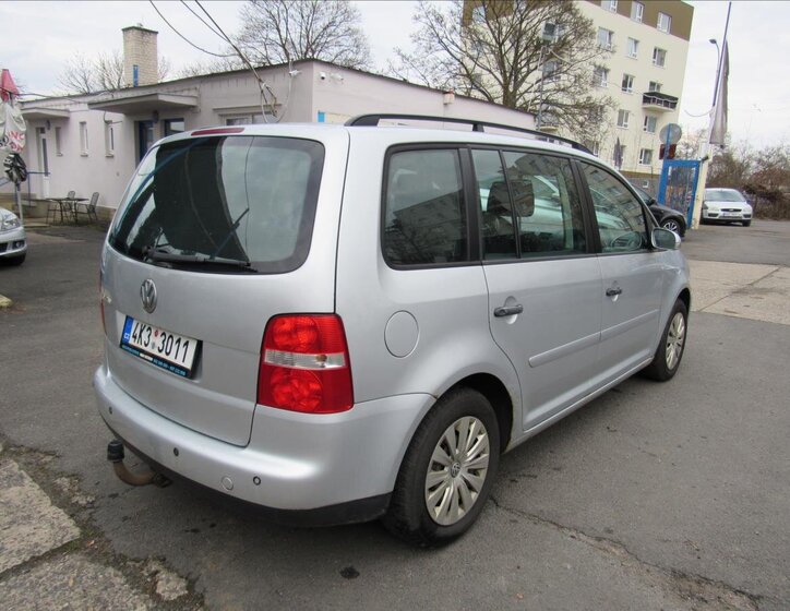 Volkswagen Touran Kombi 1,6 l 75 kw