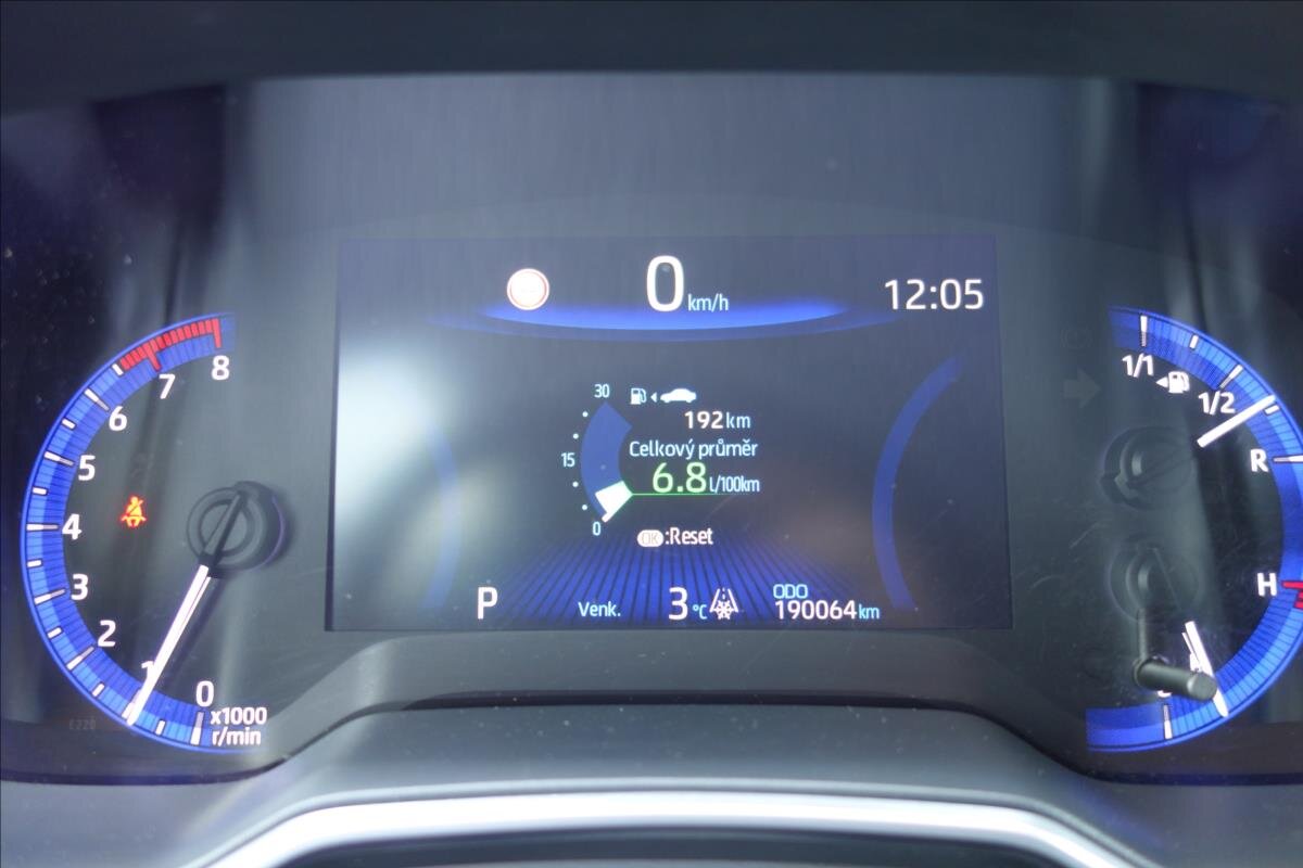 Toyota Corolla Sedan / Limuzína 1,6 l 97 kw