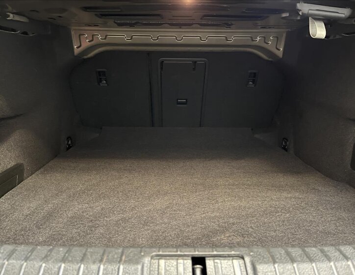 Volkswagen Passat Sedan / Limuzína 1,5 l 110 kw