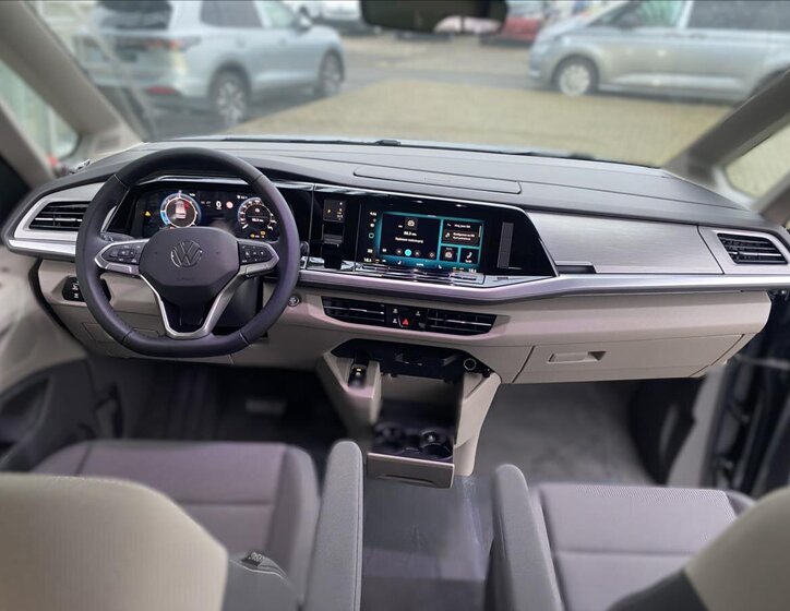 Volkswagen Multivan 8