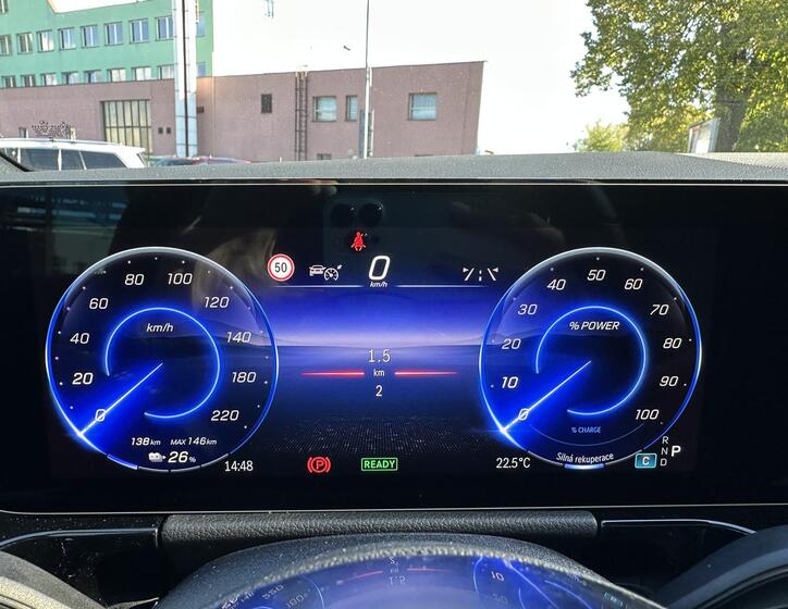 Mercedes-Benz EQA 12