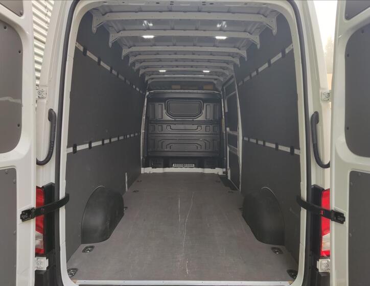 Volkswagen Crafter 27
