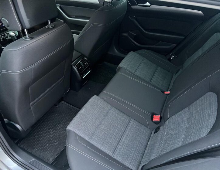 Volkswagen Passat 12