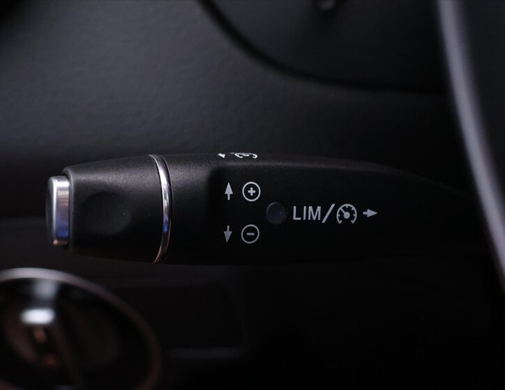 Mercedes-Benz CLA Sedan 2,0 l 280 kw