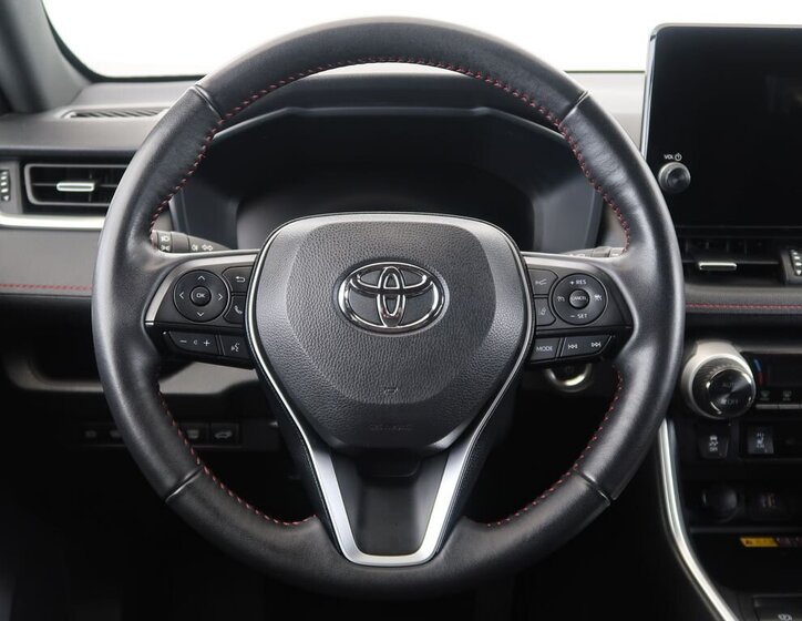 Toyota RAV4 SUV / Terénní 2,5 l 225 kw