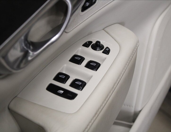 Volvo V90 Kombi 2,0 l 177 kw