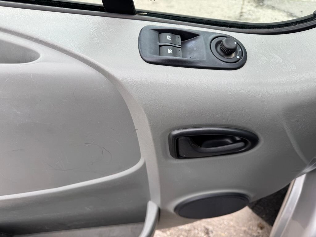 Opel Vivaro VAN / Minibus 2,0 l 84 kw