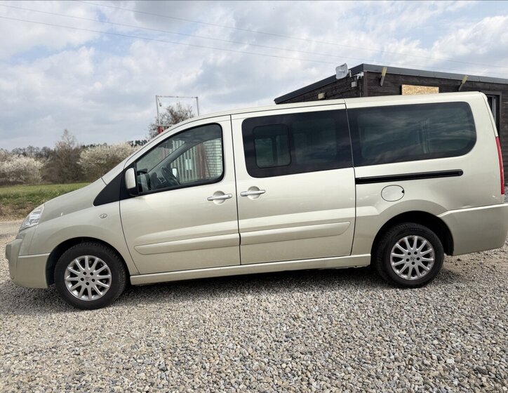 Peugeot Expert MPV 2,0 l 120 kw