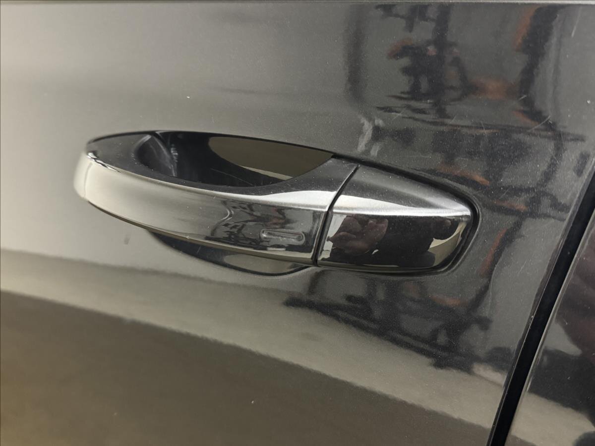 Škoda Superb Kombi 2,0 l 110 kw