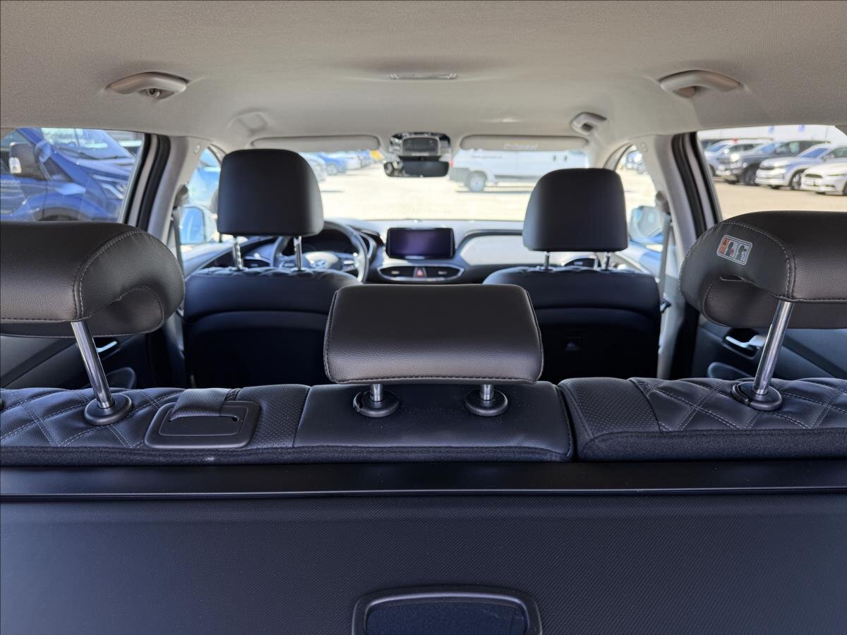 Hyundai Santa Fe SUV / Terénní 2,2 l 142 kw