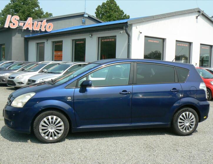 Toyota Corolla Verso 1