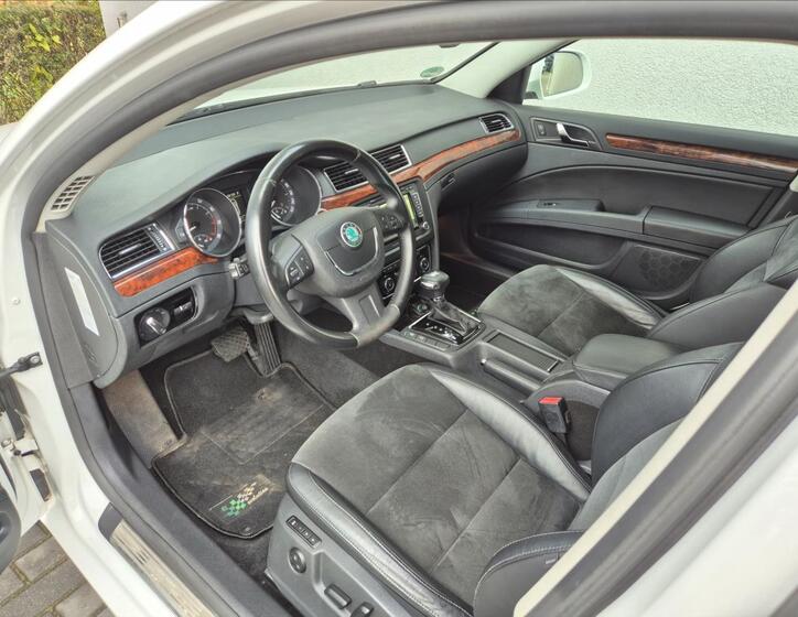 Škoda Superb 11