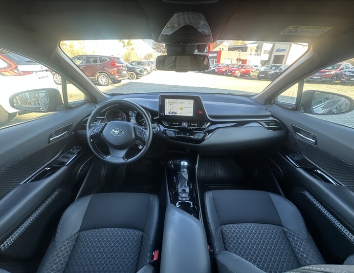 Toyota C-HR 24