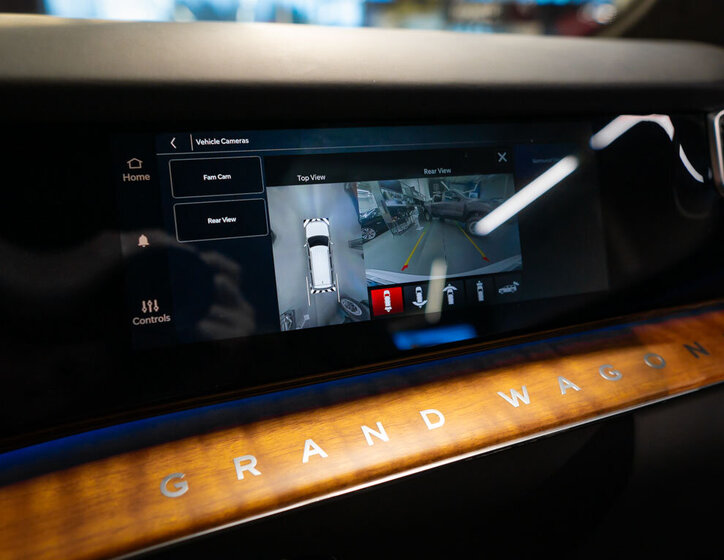 Jeep Grand Wagoneer SUV 6,4 l 351 kw