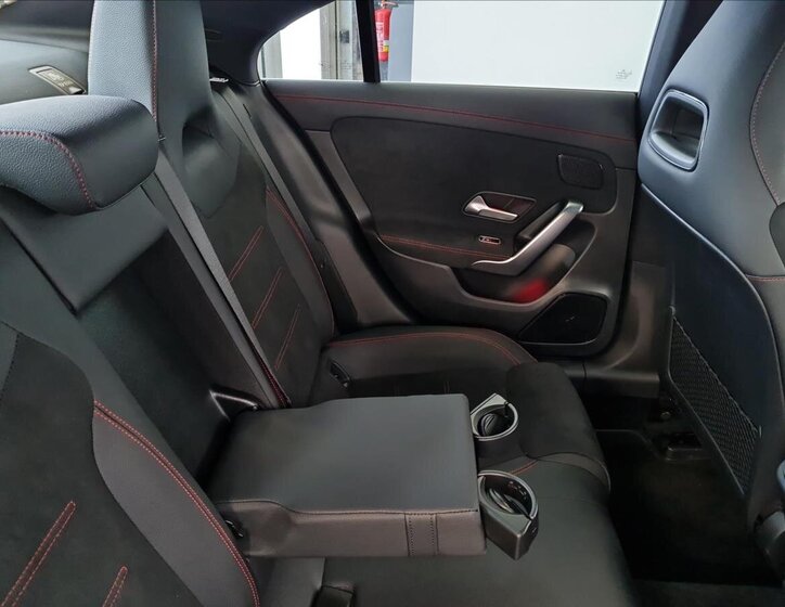 Mercedes-Benz CLA Sedan 2,0 l 110 kw