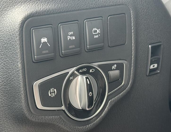 Mercedes-Benz Třídy X 21