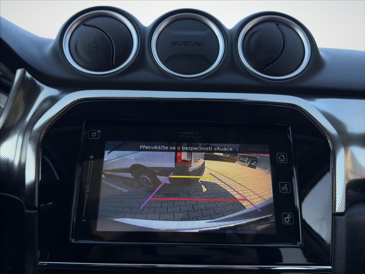 Suzuki Vitara SUV / Terénní 1,4 l 95 kw