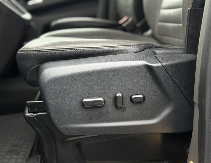 Ford Tourneo Custom 23