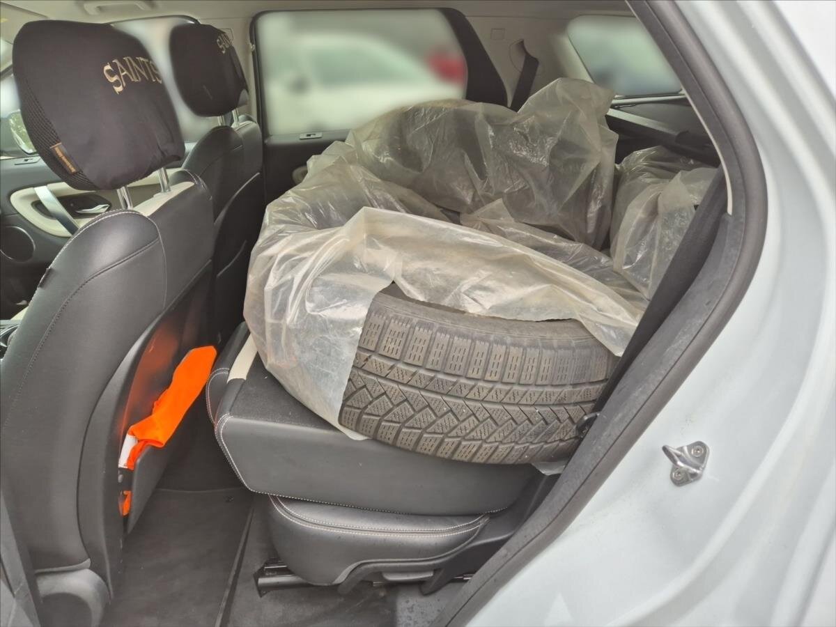 Land Rover Discovery Sport SUV 2,0 l 132 kw