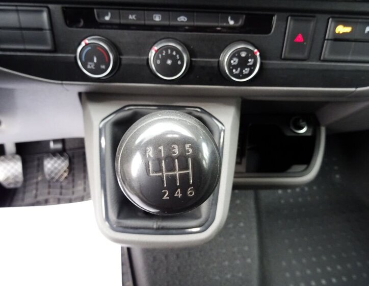 Volkswagen Transporter Skříň 2,0 l 110 kw