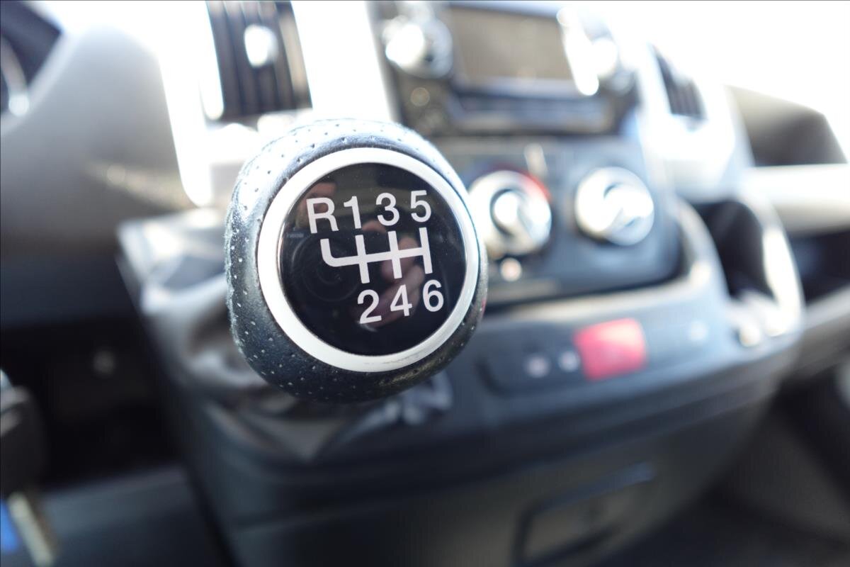 Peugeot Boxer Valník 2,2 l 121 kw