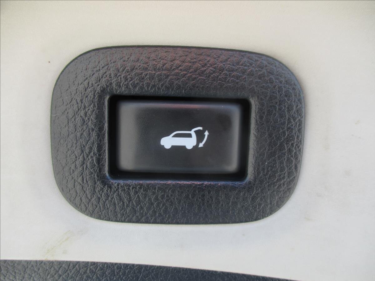 Nissan X-Trail SUV 1,6 l 96 kw