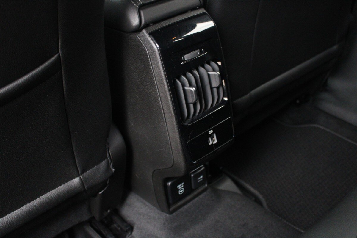 Jeep Compass SUV / Terénní 1,3 l 110 kw