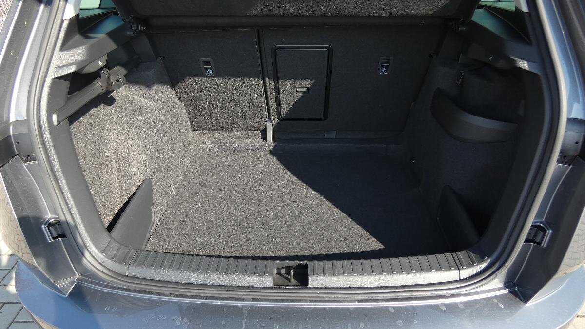 Škoda Karoq SUV / Terénní 1,5 l 110 kw