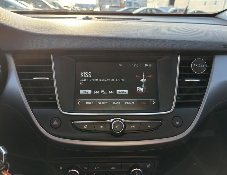 Opel Crossland SUV / Terénní 1,2 l 96 kw