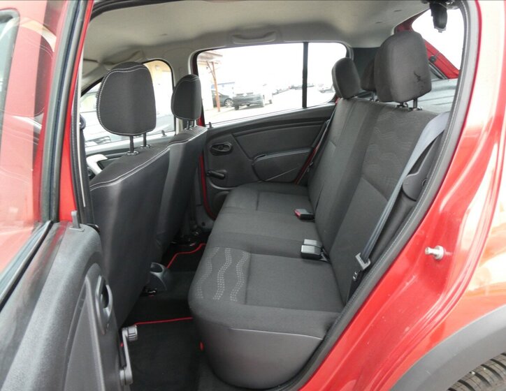 Dacia Sandero Hatchback 1,6 l 64 kw