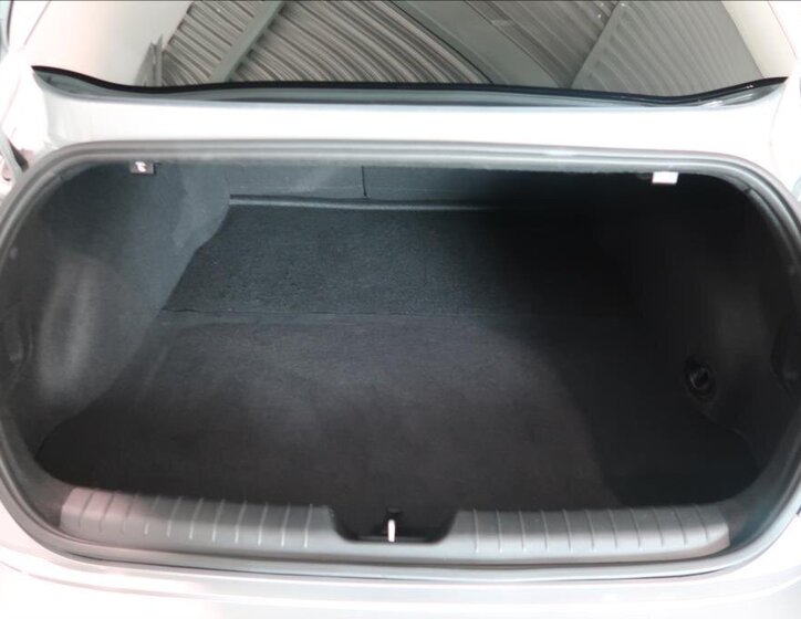 Hyundai Ioniq 6 Sedan / Limuzína 0,0 239 kw