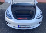 Tesla Model 3 Sedan 0,0 208 kw