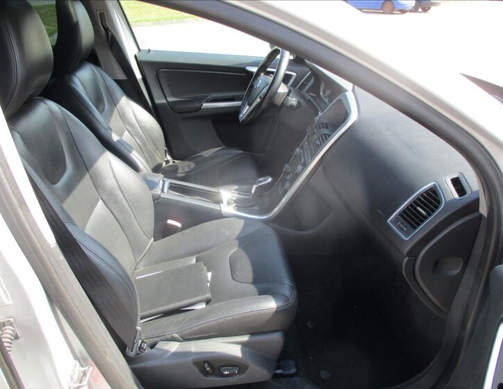 Volvo XC60 13
