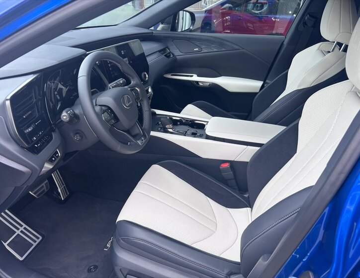 Lexus RX 500h SUV / Terénní 2,4 l 272 kw