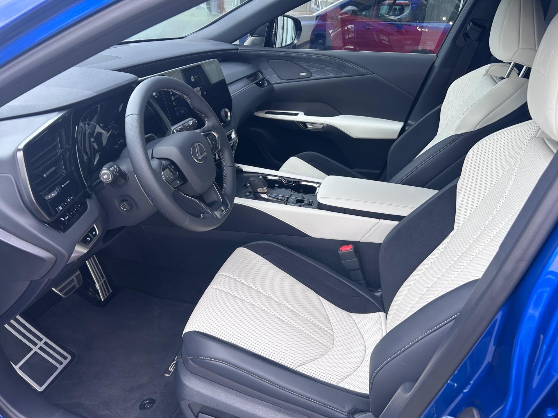 Lexus RX 500h SUV / Terénní 2,4 l 272 kw