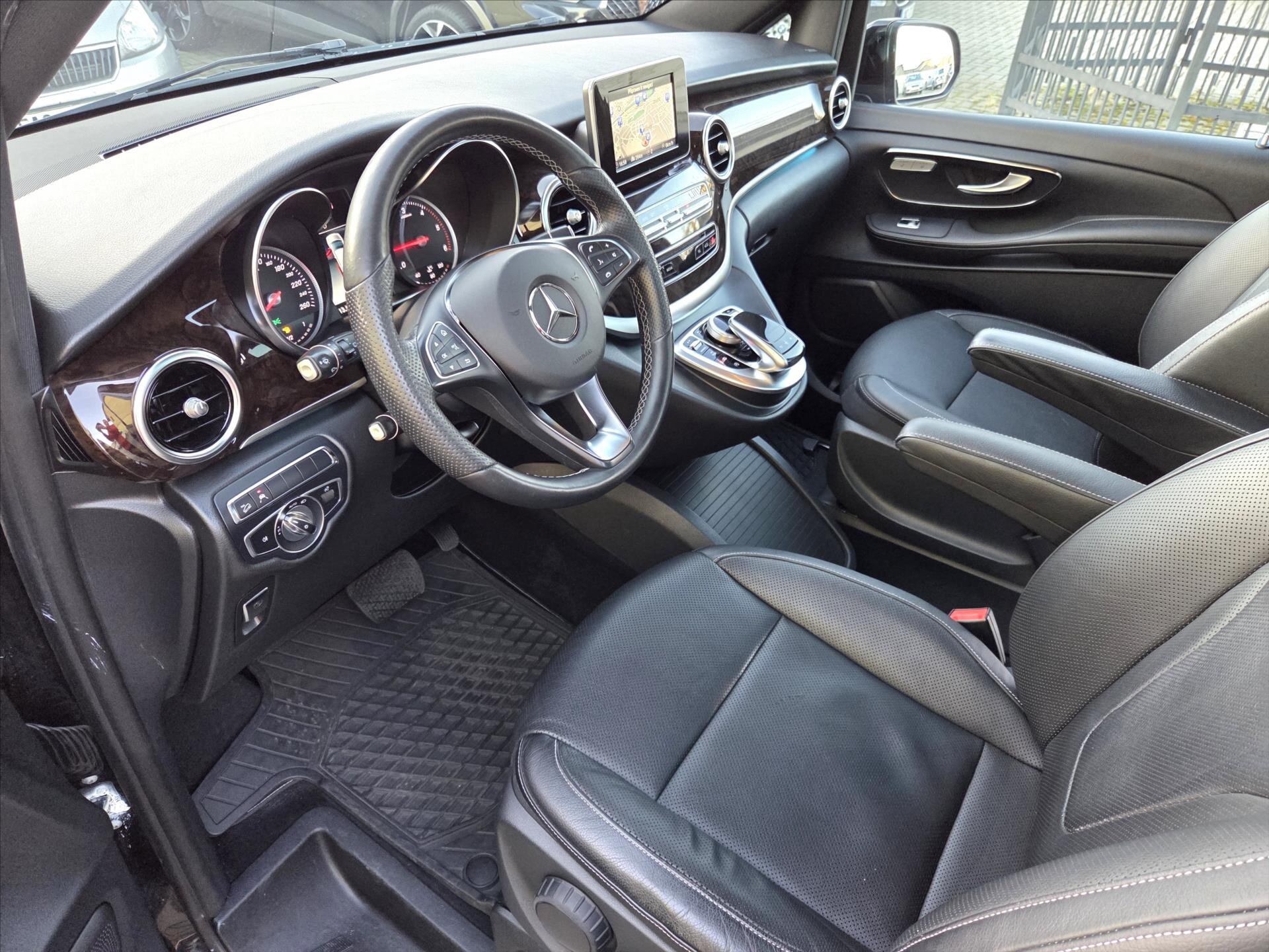 Mercedes-Benz Třídy V Kombi 2,1 l 140 kw