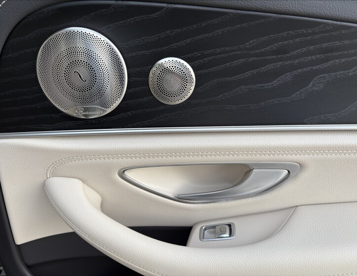 Mercedes-Benz Třídy E 27