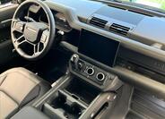 Land Rover Defender 24