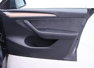 Tesla Model Y SUV / Terénní 0,0 378 kw