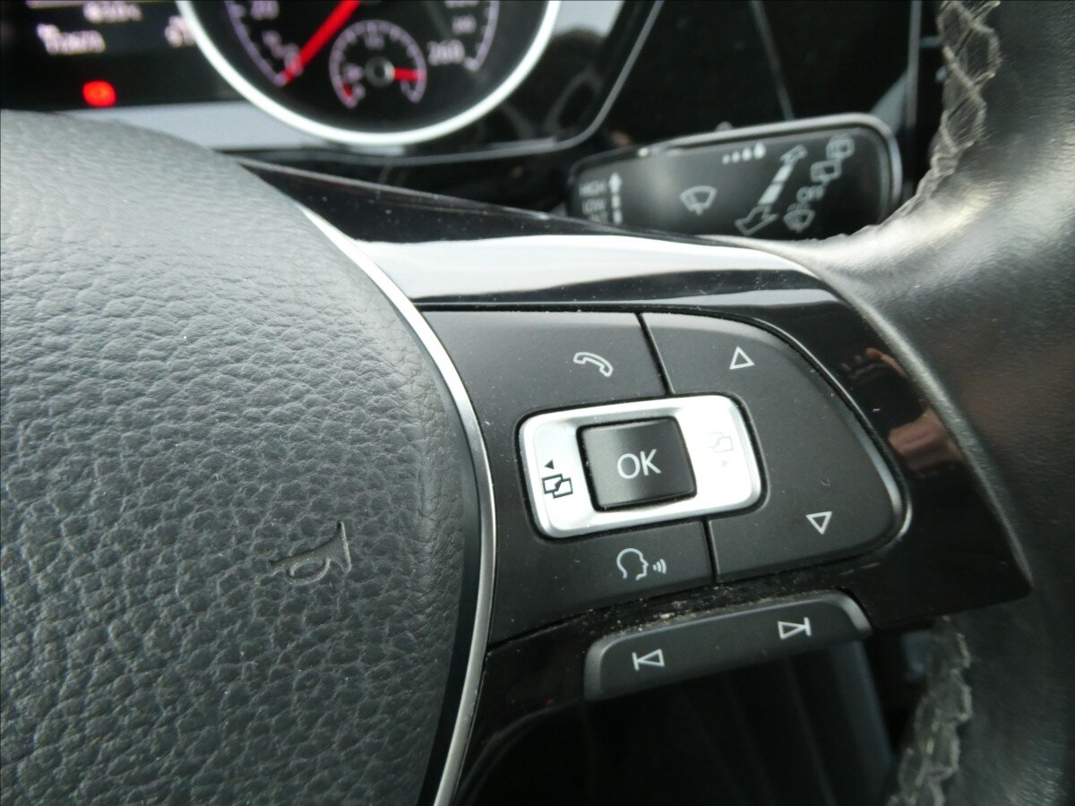 Volkswagen Touran MPV 1,2 l 81 kw