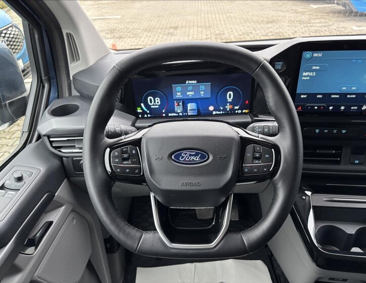 Ford Tourneo Custom 27