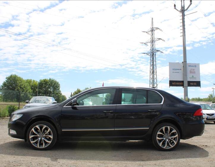 Škoda Superb 8