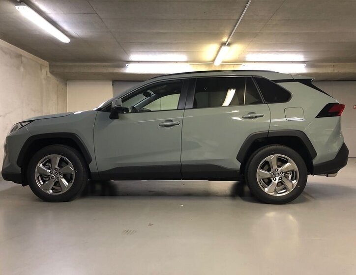 Toyota RAV4 SUV 2,5 l 163 kw
