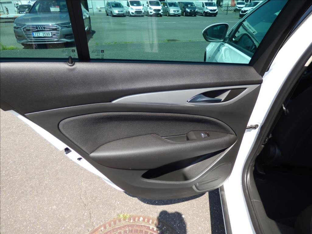 Opel Insignia Liftback 2,0 l 125 kw