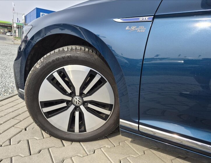 Volkswagen Passat Kombi 1,4 l 160 kw