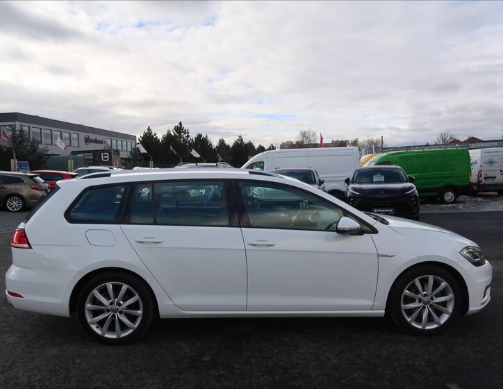 Volkswagen Golf Kombi 1,5 l 96 kw