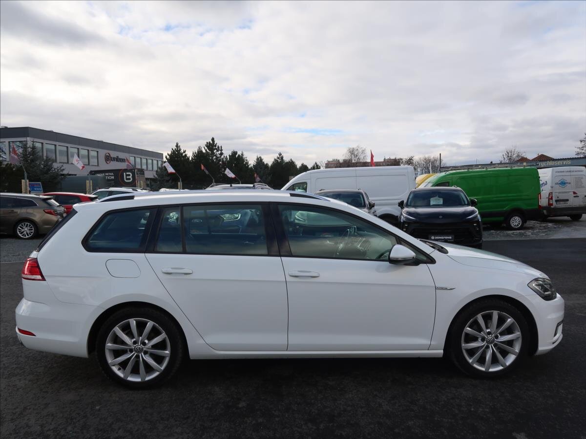 Volkswagen Golf Kombi 1,5 l 96 kw